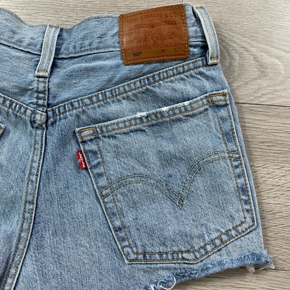 Levi’s 501 High Rise Raw Hem Cut Off Distressed Jean Shorts - Picture 6 of 12